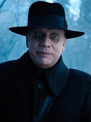 Дядя Фестер из сериала Уэнсдей